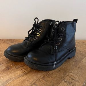 Kids combat style boots size 1
